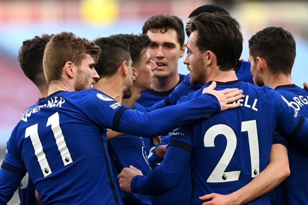 نادي ليفربول ضد مانشستر سيتيصراع العمالقة في الدوري الإنجليزي الممتاز