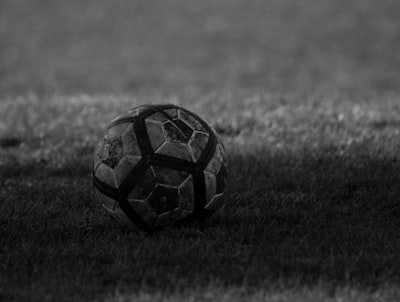 ملخصات مباريات ريال مدريد وبرشلونةعمالقة الكرة الإسبانية في صراع دائم